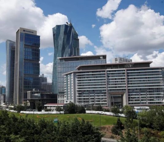 الحرب تدفع بعض الشركات في المنطقة إلى نقل أعمالها لمركز إسطنبول المالي