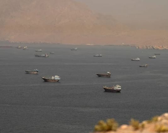 عُمان تتيح ممراً بحرياً مؤقتاً لعبور مضيق هرمز دون فرض رسوم