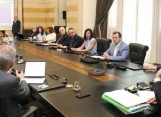 طاولة مستديرة برئاسة سلام لمناقشة سبل تفعيل “الشباك الواحد لمتابعة التراخيص”