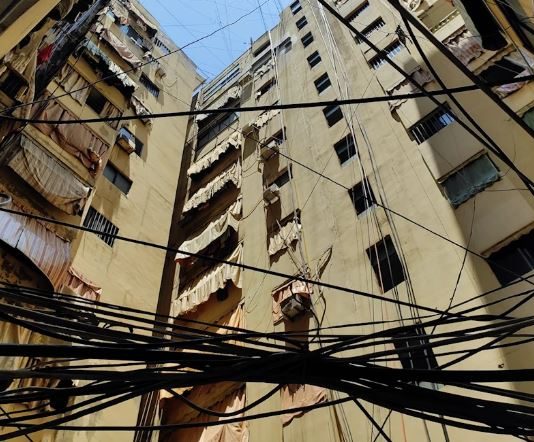 الكهرباء بين الاستدامة والإنقاذ: من يموّل العتمة؟