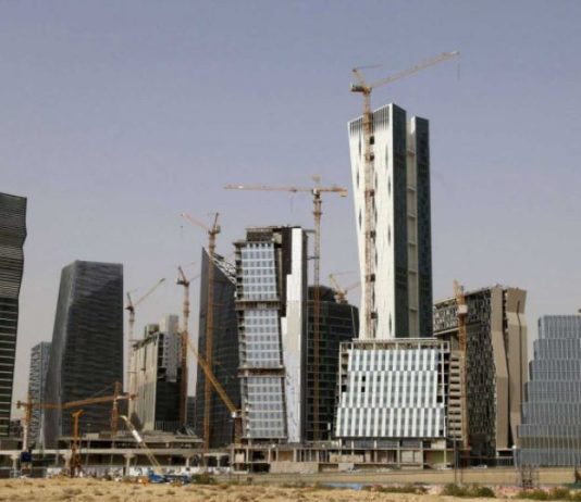 أداء أعمال الشركات الخليجية يختبر كلفة حرب الشرق الأوسط
