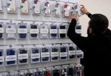 الهواتف غير المُجمركة: خلل إداري أم معركة على المنصة؟