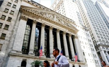 كيف يعيد كبار مديري السندات رسم استراتيجياتهم في سوق مضطربة؟