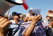 القطاع العام يطالب بـ 10 ليترات بنزين بدلاً للنقل